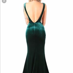 Size 6 Velvet Green Jovani Dress ⭐️⭐️